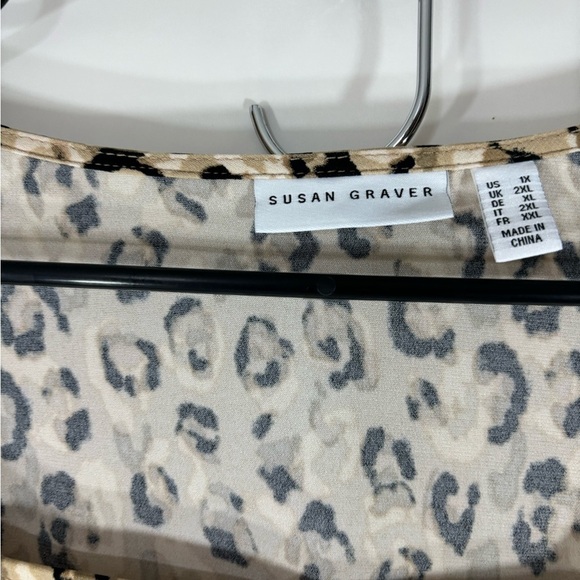 Susan Graver Cheetah Print Blouse 1X - Picture 4 of 4